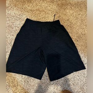 Lululemon Men's sz small Pacebreaker 7" linerless short